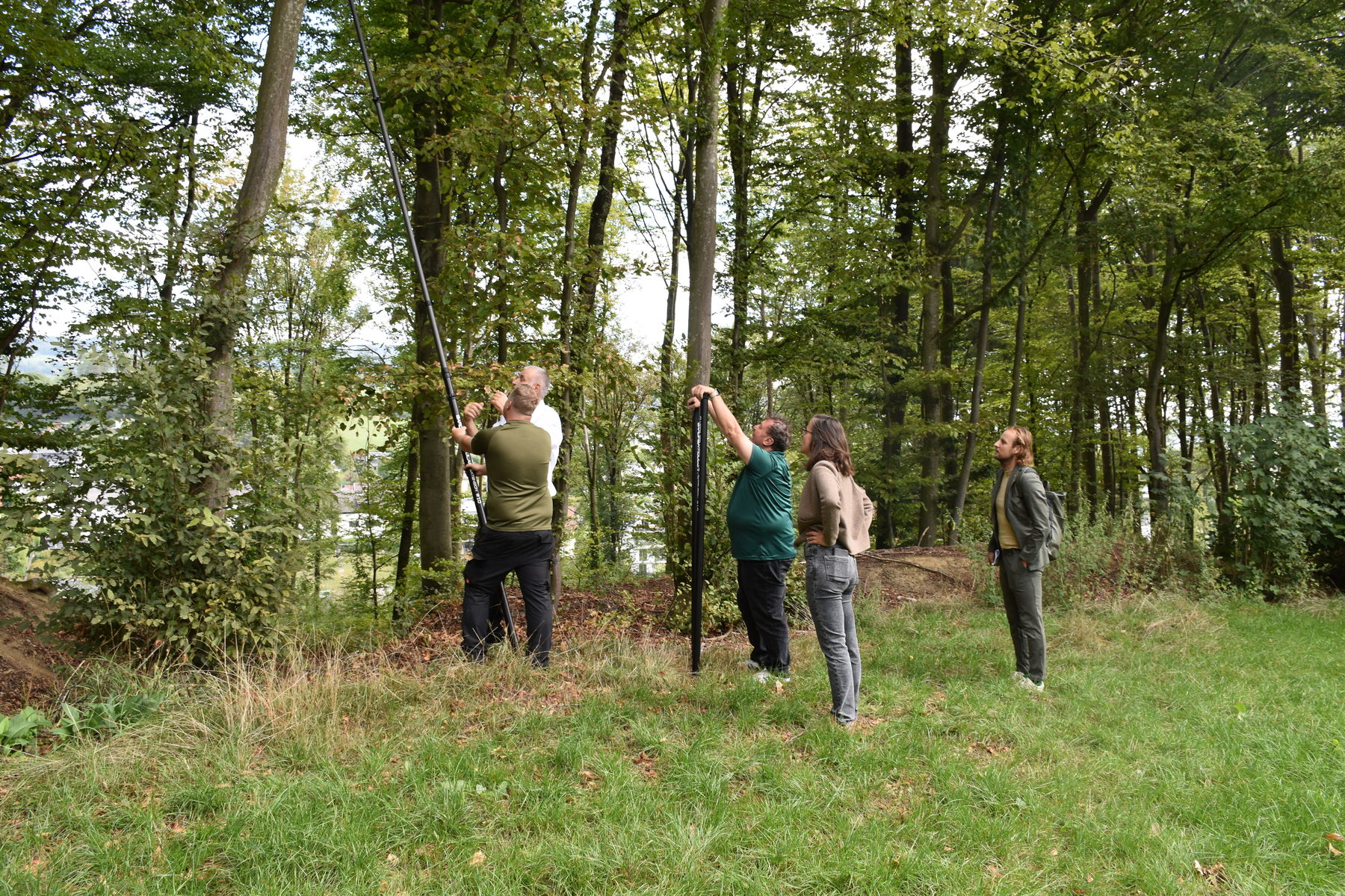uch die Bekämpfung durch den Einsatz einer Lanze wurde vorgeführt. Die Anschaffung von Drohne und Lanze wurde vom Land Oberösterreich unterstützt..jpg