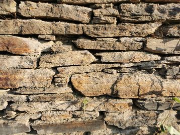 Trockensteinmauer: am 3.10 geht's um den fachgerechten Bau eines Reptilienbiotops und Trockensteinhaufens. .jpg