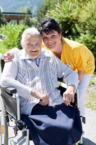 Pflegeeinrichtung Adelwöhrerhof | Die Natur genießen trotz Einschränkungen.jpg  Pflegeeinrichtung Adelwöhrerhof | Die Natur genießen trotz Einschränkungen.jpg