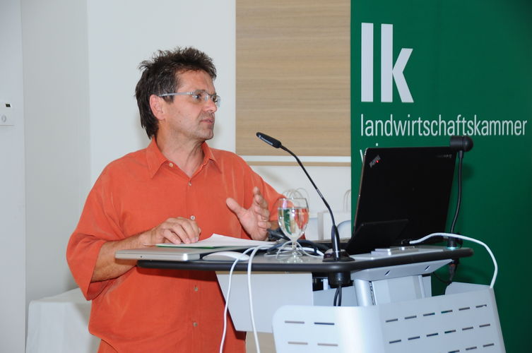 Keynote Neuhauser.jpg  Keynote Neuhauser.jpg