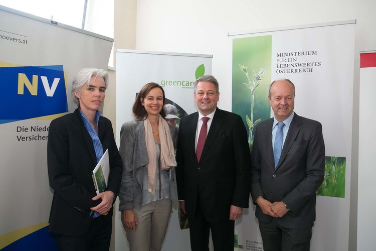 Offizielle Eröffnung des 3er-Hofs am 7. Mai 2015.jpg © Strasser Robert Offizielle Eröffnung des 3er-Hofs am 7. Mai 2015.jpg © Strasser Robert