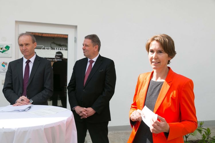 Offizielle Eröffnung des 3er-Hofs am 7. Mai 2015.jpg © Strasser Robert Offizielle Eröffnung des 3er-Hofs am 7. Mai 2015.jpg © Strasser Robert