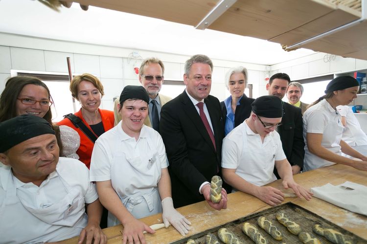 Offizielle Eröffnung des 3er-Hofs am 7. Mai 2015.jpg © Strasser Robert Offizielle Eröffnung des 3er-Hofs am 7. Mai 2015.jpg © Strasser Robert