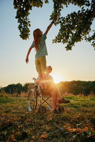 Apfel pflücken_Imagebild_GC_Ulrich Zinell © GC_Ulrich Zinell Apfel pflücken_Imagebild_GC_Ulrich Zinell © GC_Ulrich Zinell