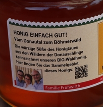 QR Code auf Glasetikette für spurbienen.at QR Code auf Glasetikette für spurbienen.at
