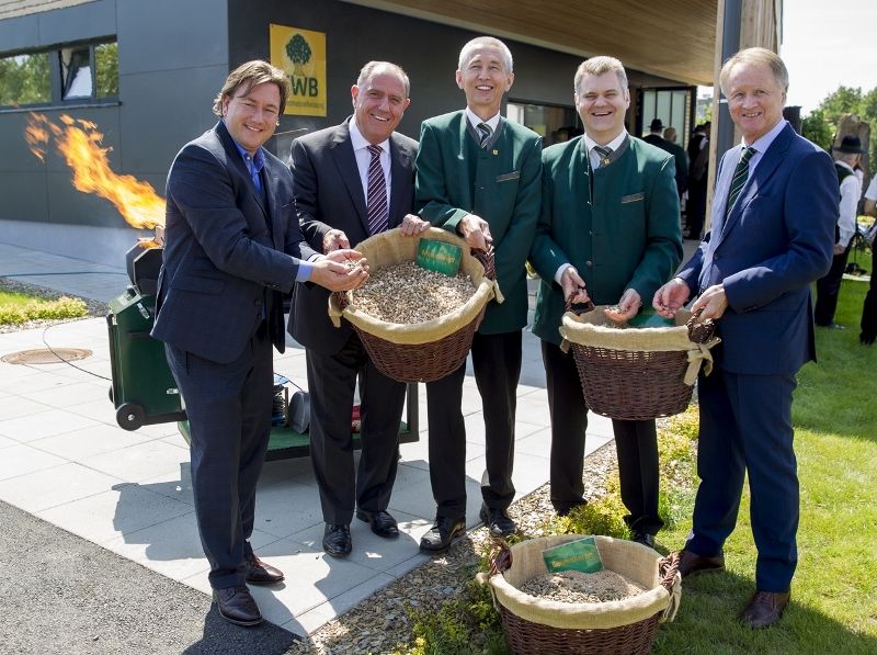 © Erwin Scheriau/ v.l.n.r.: Daniell Porsche, LH-Stv. Siegfried Schrittwieser, Erwin Stubenschrott (GF KWB), Stephan Jantscher (GF KWB), Jochen Pildner-Steinburg (Präsident IV-Steiermark)