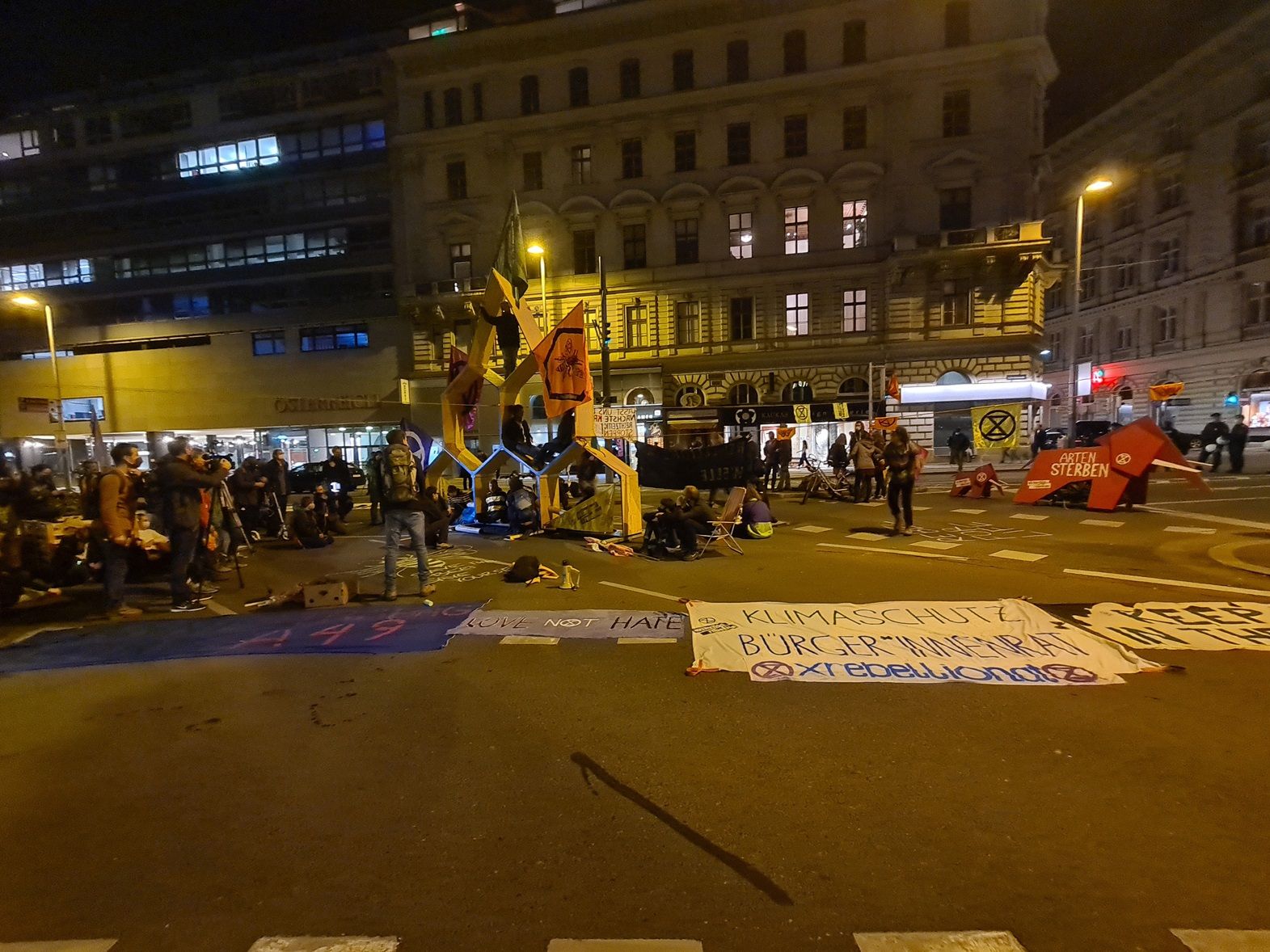 © XR / Blockade bei der Operngasse