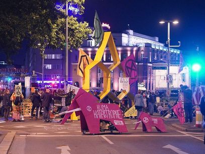 © XR / Extinction Rebellion Aktion "Bienenwabe" - Für einen Bürger*innenrat