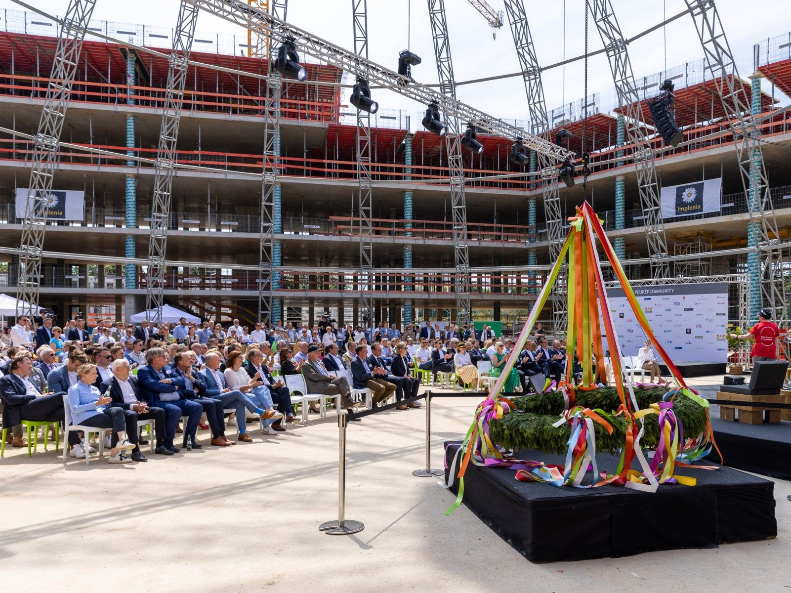 © EUREF / Die Gasometer Kuppel ist umgezogen
