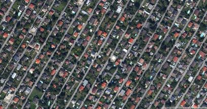 ja © Google Maps, bzw. H. Frey (2012) : Einfamilienhausbrei, Gerasdorf bei Wien