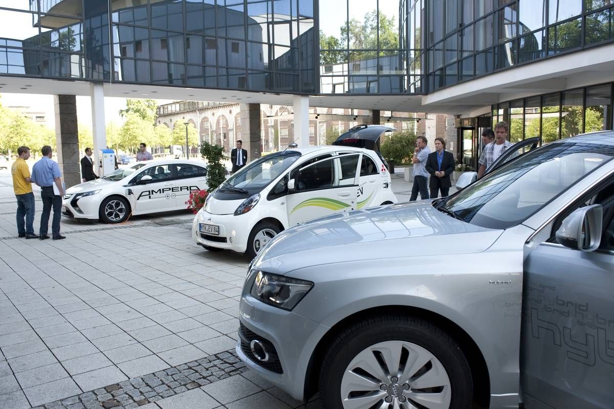 © Universität Ulm – Vor der Türe konnte man E–Mobile testen