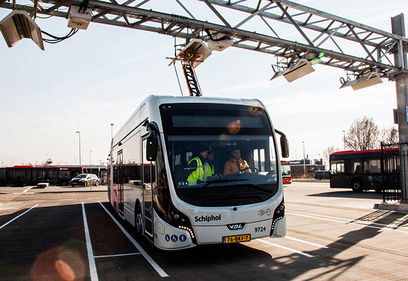 © Heliox/ Elektrobus am Amsterdamer Flughafen Schiphol