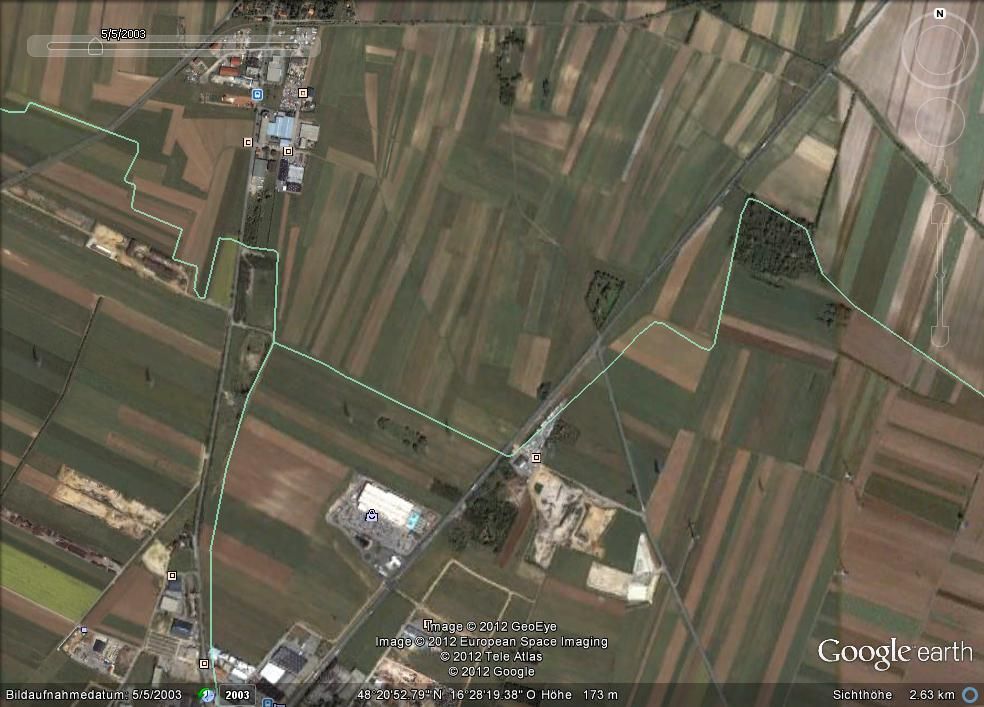 ja © Google Earth & Gerd Maier / Luftaufnahme aus dem Jahr 2003 – diese Felder wurden dem Beton geopfert