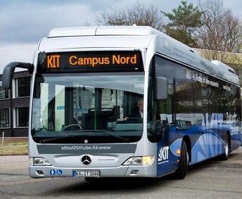 © KIT– Einer der Wasserstoffbusse im Einsatz