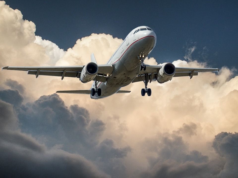 © Gustav Melin- pixabay.com / Flugzeug