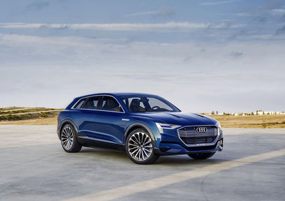© Audi/ Die auf der IAA 2015 vorgestellte Studie Audi e–tron quattro concept gibt einen konkreten Ausblick auf der erste Großserien–Elektroauto © Audi/ Die auf der IAA 2015 vorgestellte Studie Audi e–tron quattro concept gibt einen konkreten Ausblick auf der erste Großserien–Elektroauto