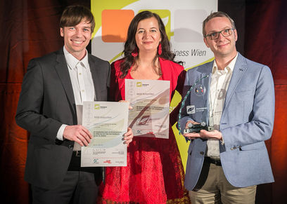 © Houdek–PID / Umweltpreis an MAM Babyartikel mit "Babyflaschen gegen die Klimaerwärmung"