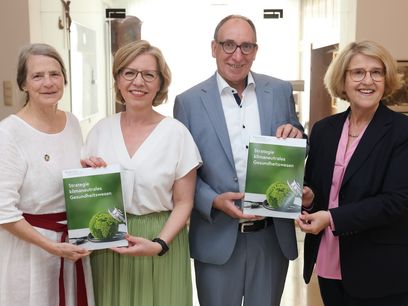 © Gesundheit Österreich / Katharina Schiffl / v.l.n.r Helga Kromp-Kolb, Leonore Gewessler, Johannes Rauch, Ruperta Lichtenecker