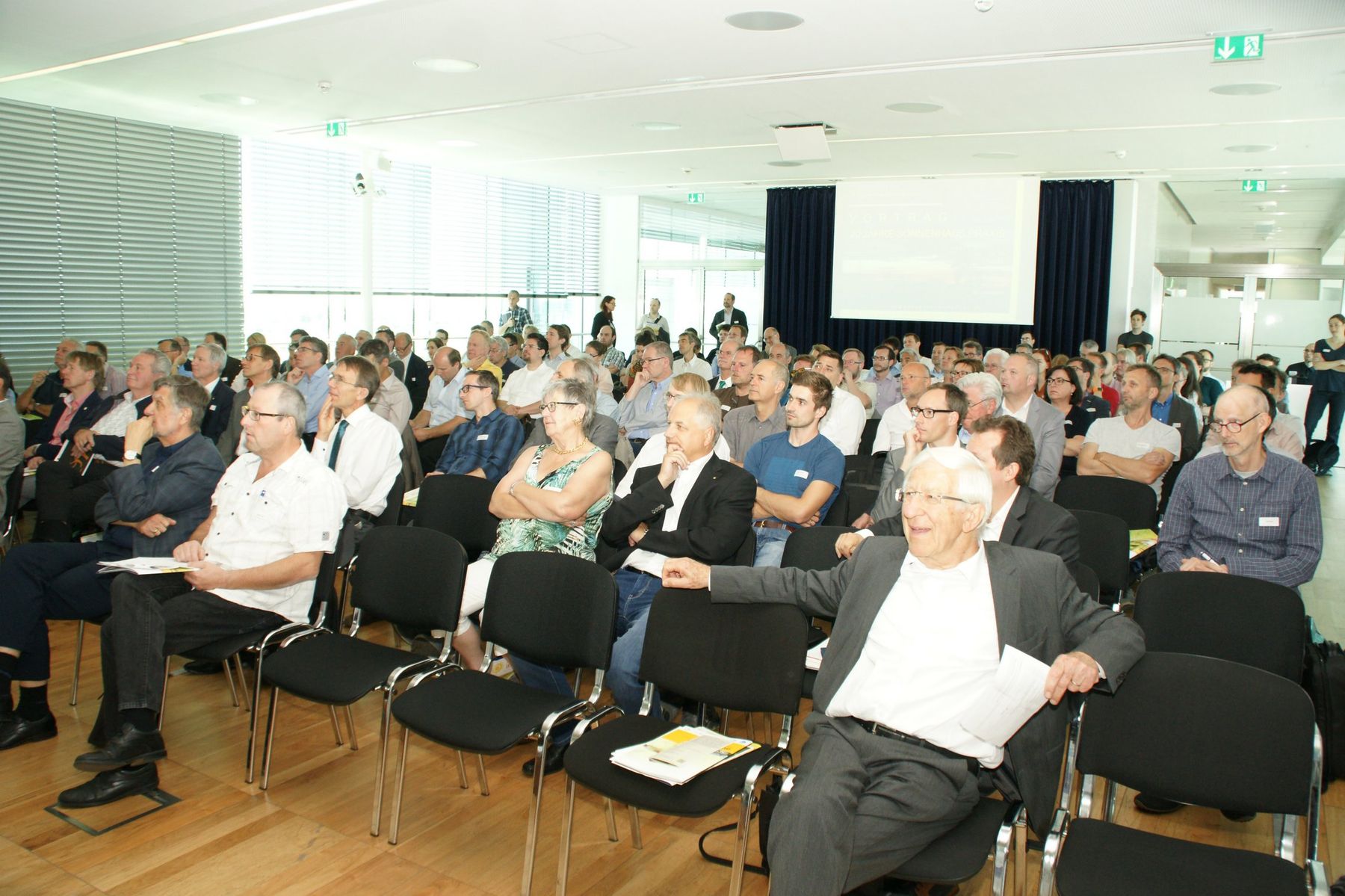 © oekonews W.J.Pucher / Zahlreiche Teilnehmerinnen bei der Sonnenhaustagung
