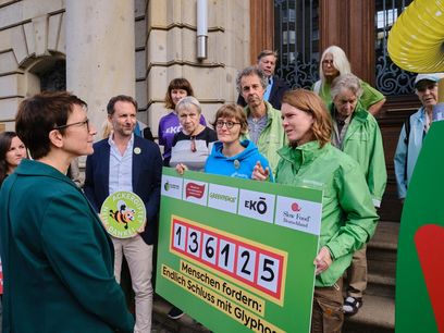 © Verena Brüning / Greenpeace / Übergabe der Unterschriften in Berlin
