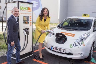 © PID/Christian HOUDEK – Bundesminister Gerald Klug und Stadträtin Ulli Sima