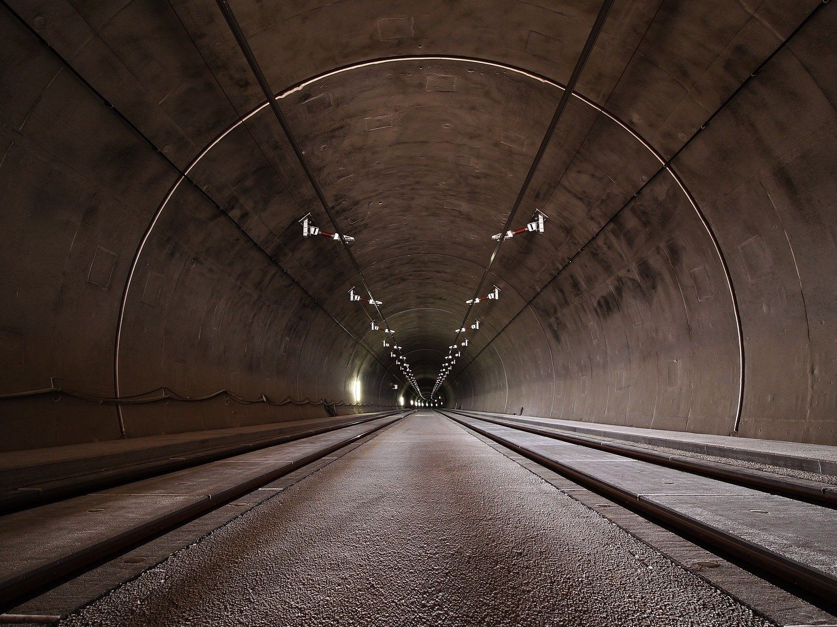 tunnel-1845046 1920.jpg.jpg