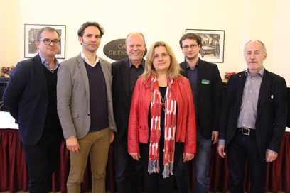 © PASSIVHAUS AUSTRIA/ v. li:Robert Lechner/ÖGNB+Ökologieinstitut, Bernhard Zlanabitnig/Umweltdachverband, Günter Lang/Passivhaus Austria, Doris Holler/Ökonews, Johannes Wahlmüller/GLOBAL 2000, Helmut Krapmeier/Energieinstitut Vorarlberg © PASSIVHAUS AUSTRIA/ v. li:Robert Lechner/ÖGNB+Ökologieinstitut, Bernhard Zlanabitnig/Umweltdachverband, Günter Lang/Passivhaus Austria, Doris Holler/Ökonews, Johannes Wahlmüller/GLOBAL 2000, Helmut Krapmeier/Energieinstitut Vorarlberg