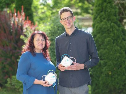 © Klima- und Energiefonds/APA-Fotoservice/Franz NeumayrMargit Krobath (KEM-Managerin des Jahres 2024) und David Wagner (Initiator des KEM-Projekts 2024 und Klima- und Energiemodellregionsmanager in der Region Mostlandl-Hausruck)