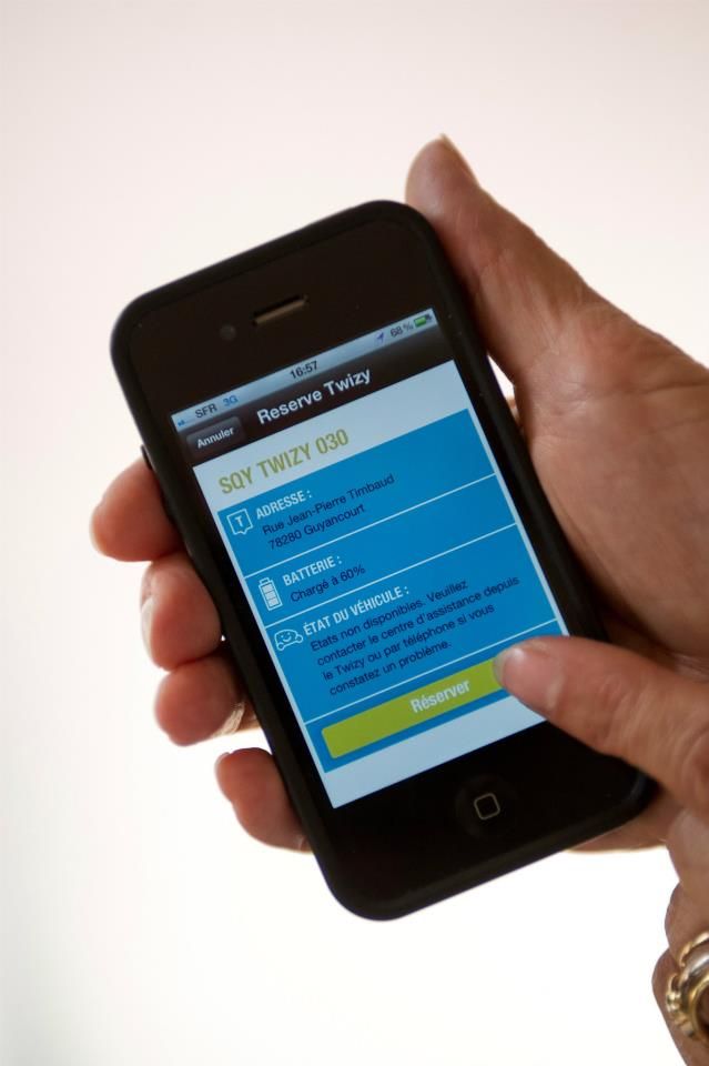 © RENAULT– Twizy Way App am Smartphone