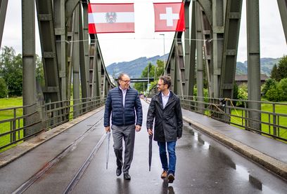 © Zadra/ Bundesminister Johannes Rauch und Landesrat Daniel Zadra bei der Unterzeichnung des Rhesi-Staatsvertrags