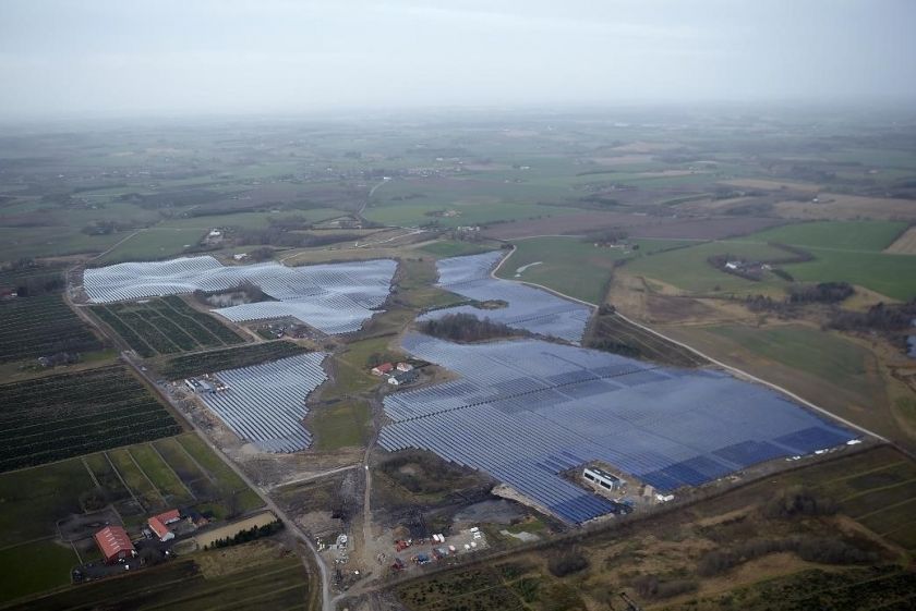 © arcon–sunmark.com  / Gigantische Solarthermieanlage in Dänemark