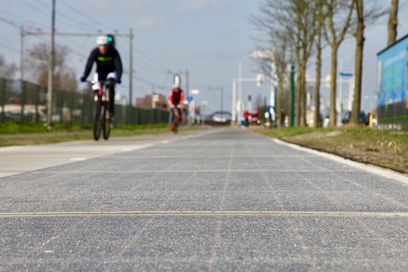 © Ingrid Jongens– Solaroad / SolaRoad–Radweg bei Krommenie
