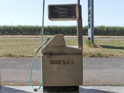 © Rob Wingate auf unsplash / Fossile Energie