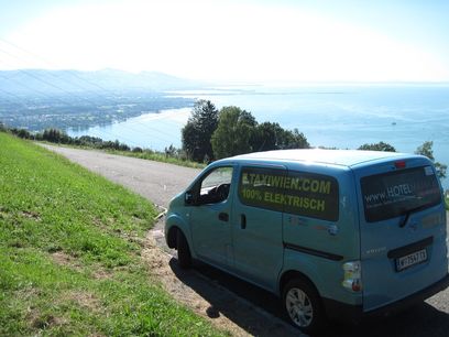 © Loibl- Quer durch Österreich, um zu beweisen, dass das eTaxi überall fahren kann