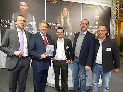 © Austria Solar– Mischensky, Minister Rupprechter, Chr. Sief (SIKO Solar), R. Gattringer (GASOKOL), H. Weiss (mySolar)–  Ministe