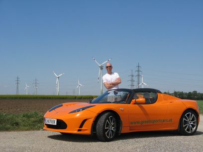 © Teslablog– Manfred Hillinger uns sein Elektroauto