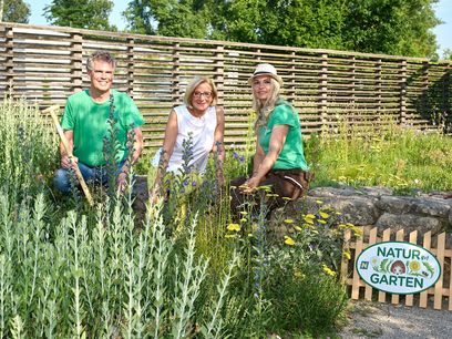 © NLK Pfeiffer/ Prokurist Thomas Uibel, Landeshauptfrau Johanna Mikl–Leitner und Gartenleiterin Susanne Leeb im „Garten im Klimawandel“ auf der Garten Tulln © NLK Pfeiffer/ Prokurist Thomas Uibel, Landeshauptfrau Johanna Mikl–Leitner und Gartenleiterin Susanne Leeb im „Garten im Klimawandel“ auf der Garten Tulln