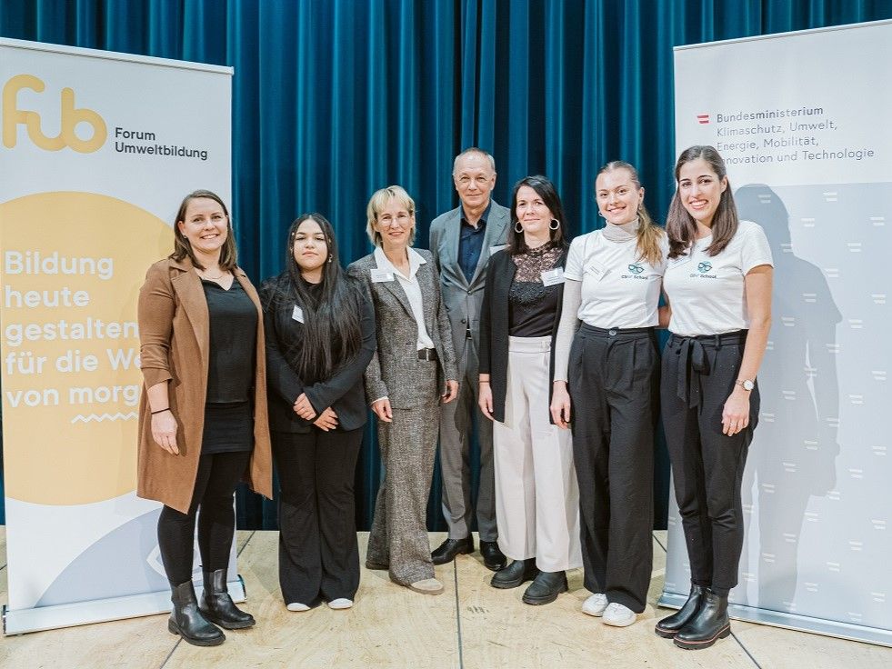 © Sacha Gillen/ Die Gewinner:innen mit Peter Iwaniewicz