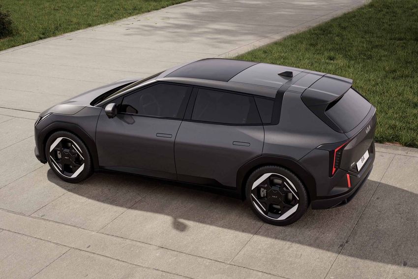 Kia EV4 Schraegheckmodell 01 LoRes.jpg