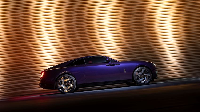 rolls-royce-black-SpectreEAuta.jpg