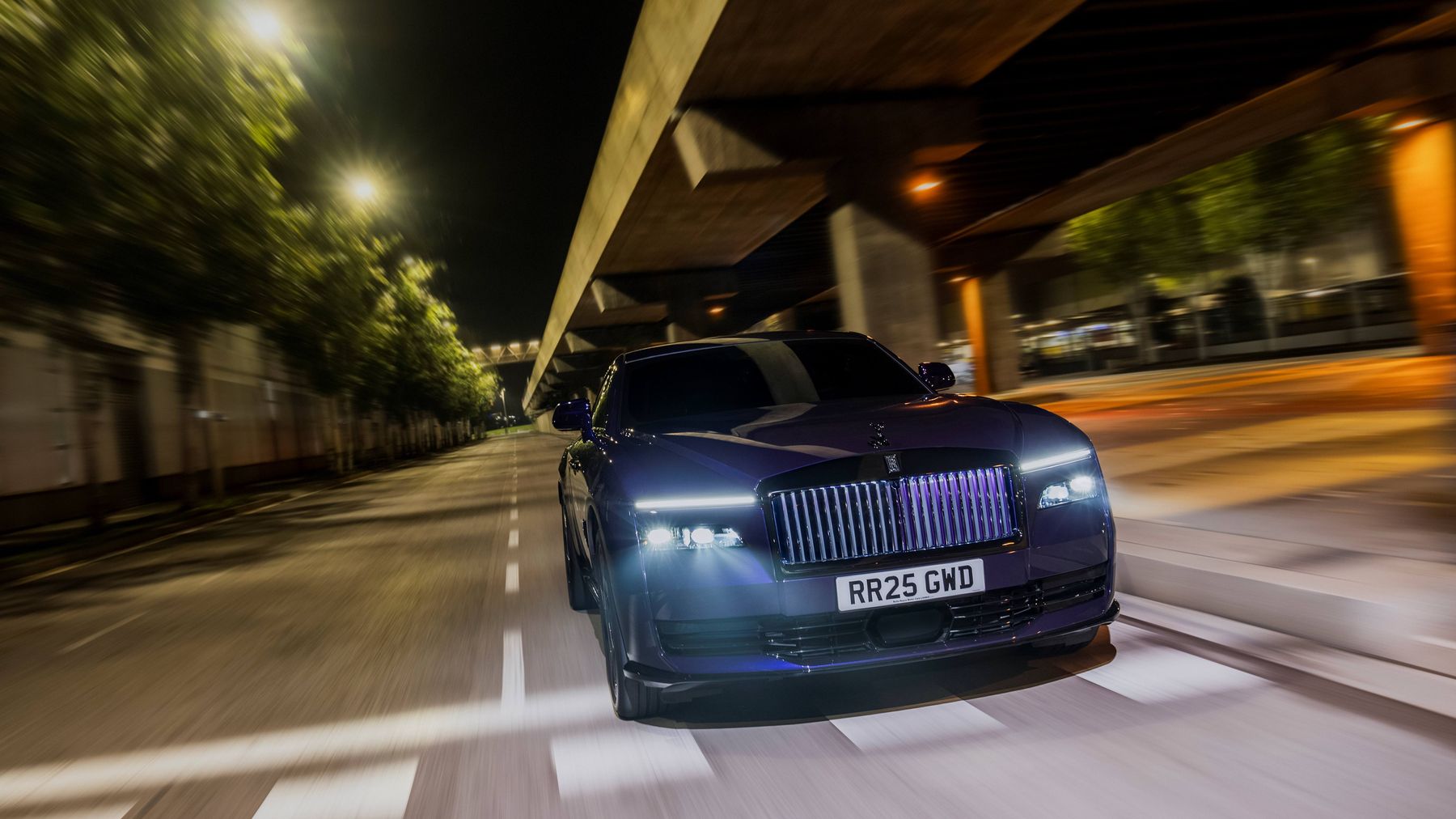 P90587837 highRes rolls-royce-black-ba.jpg