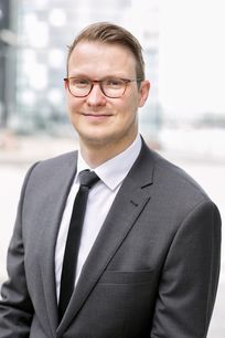 dataMatters Dr. Daniel Trauth.jpg