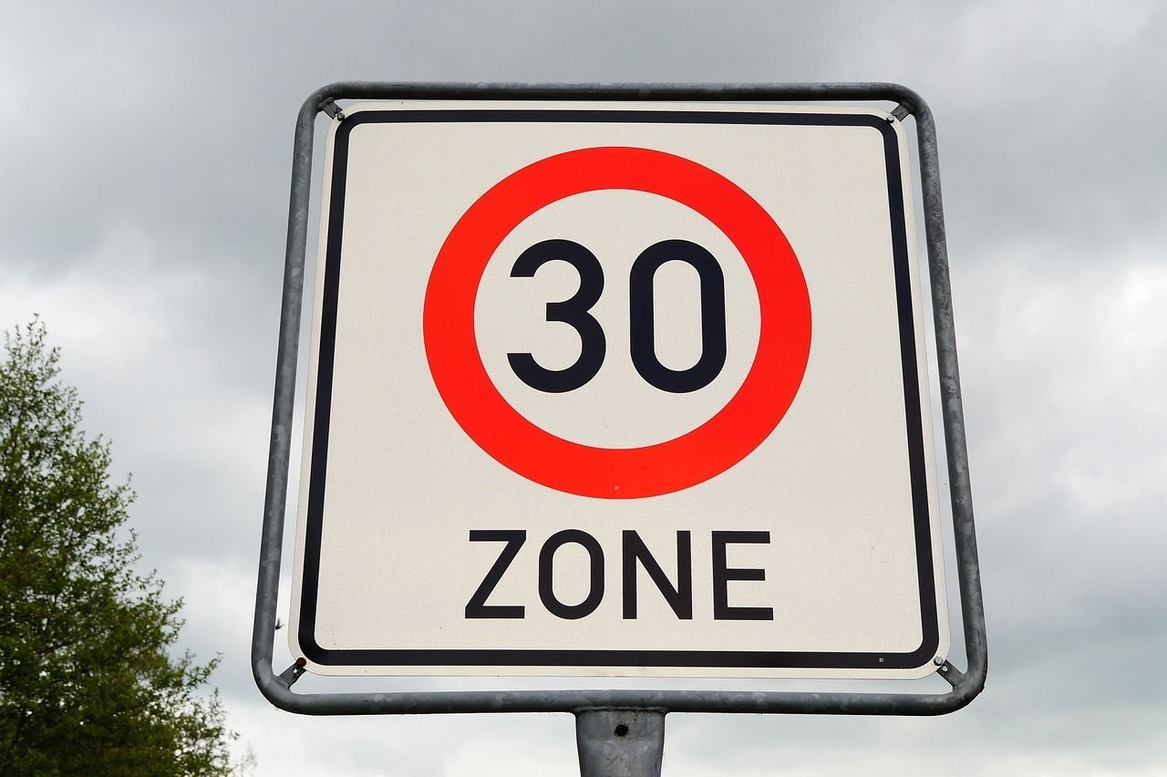 zone-30-337681 1280.jpg