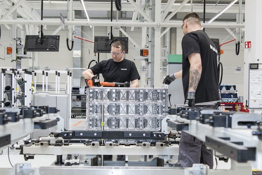 man-battery-production-nuremberg-05.jpg