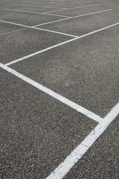 asphalt-parkplatz.jpg
