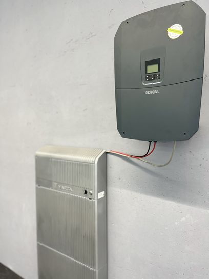 VARTAwall-KostalPlenticore c VARTA AG.jpg
