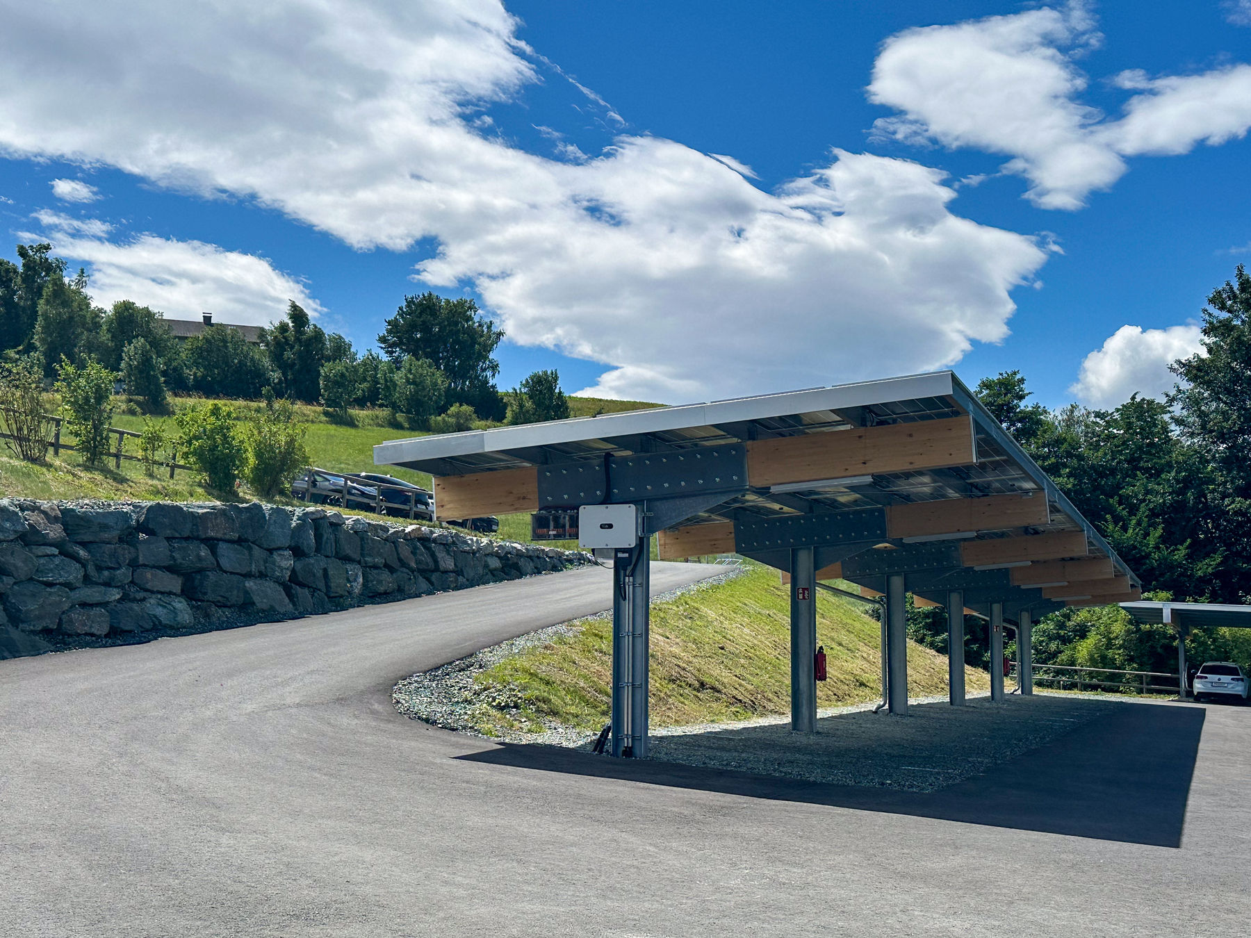 PV Carport Copyright Eis-Greissler (1).jpg