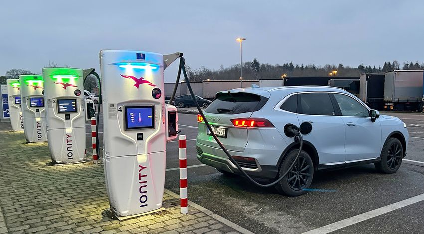 adac-ev verkehr ladeinfrastruktur.jpg adac-ev verkehr ladeinfrastruktur.jpg