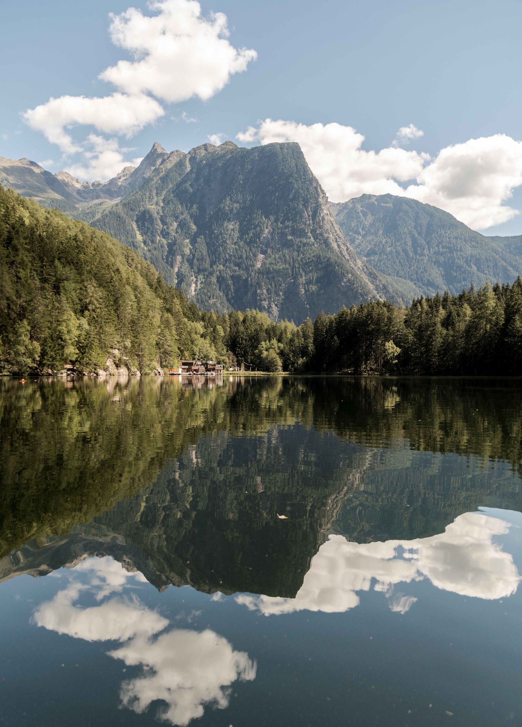 Piburger See im Tiroler Ötztal.jpg