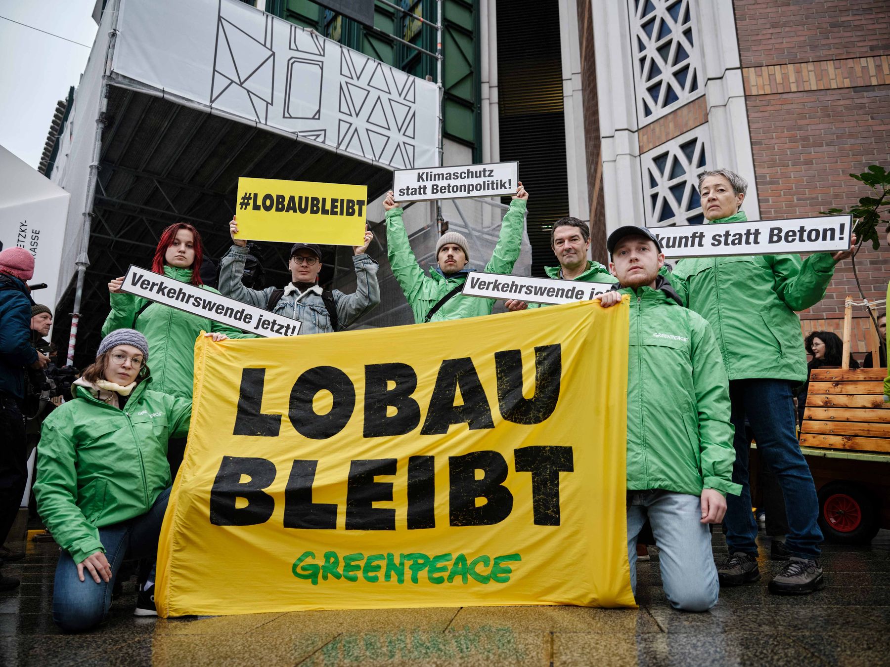 Protest 1 (c)mitja kobal - greenpeace.jpg
